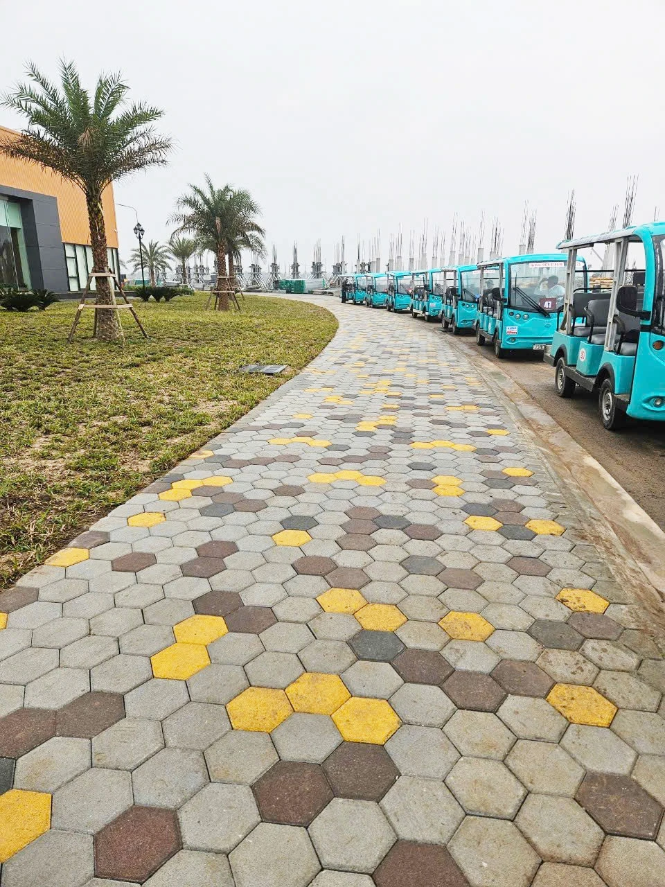 Thi công lát gạch terrazzo trong công viên